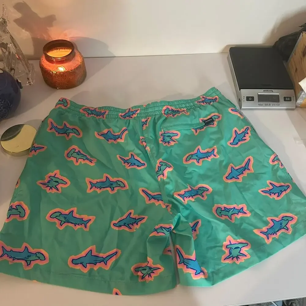 NEW‎ Chubbies Men's Teal Pink Shark Swim Trunks Size XXL 5.5 Inch Inseam